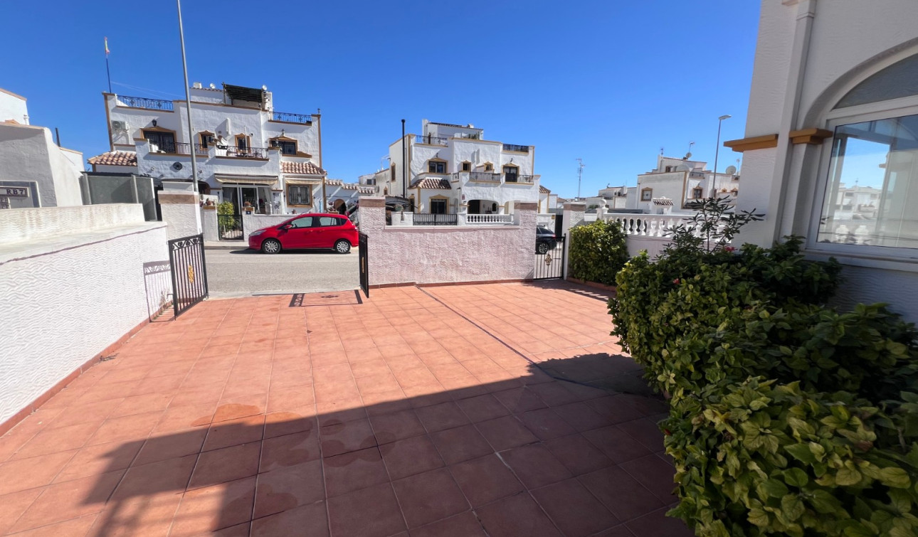 Herverkoop - Stadshuis - Orihuela - Entre Naranjos