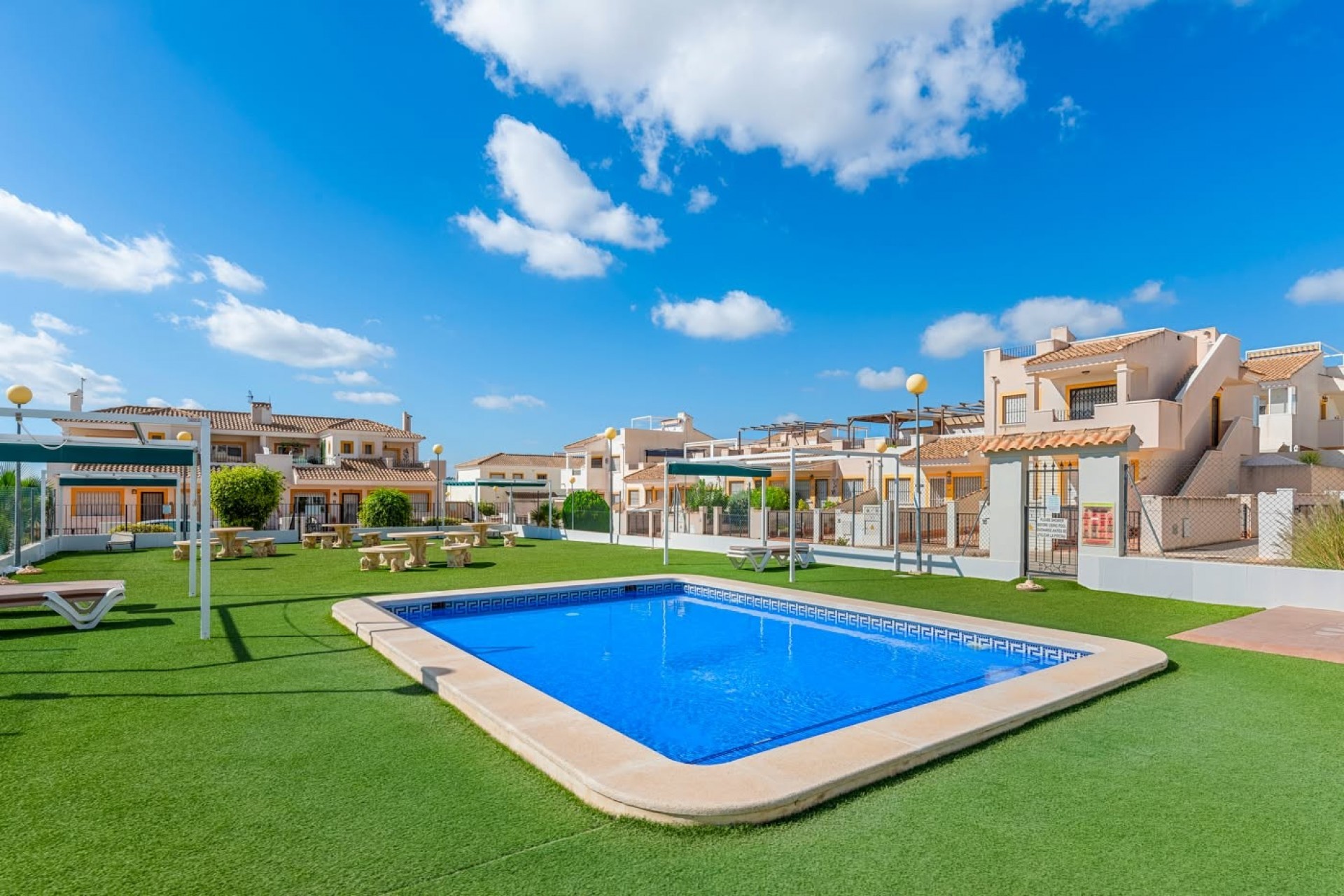 Herverkoop - Stadshuis - Orihuela - Entre Naranjos