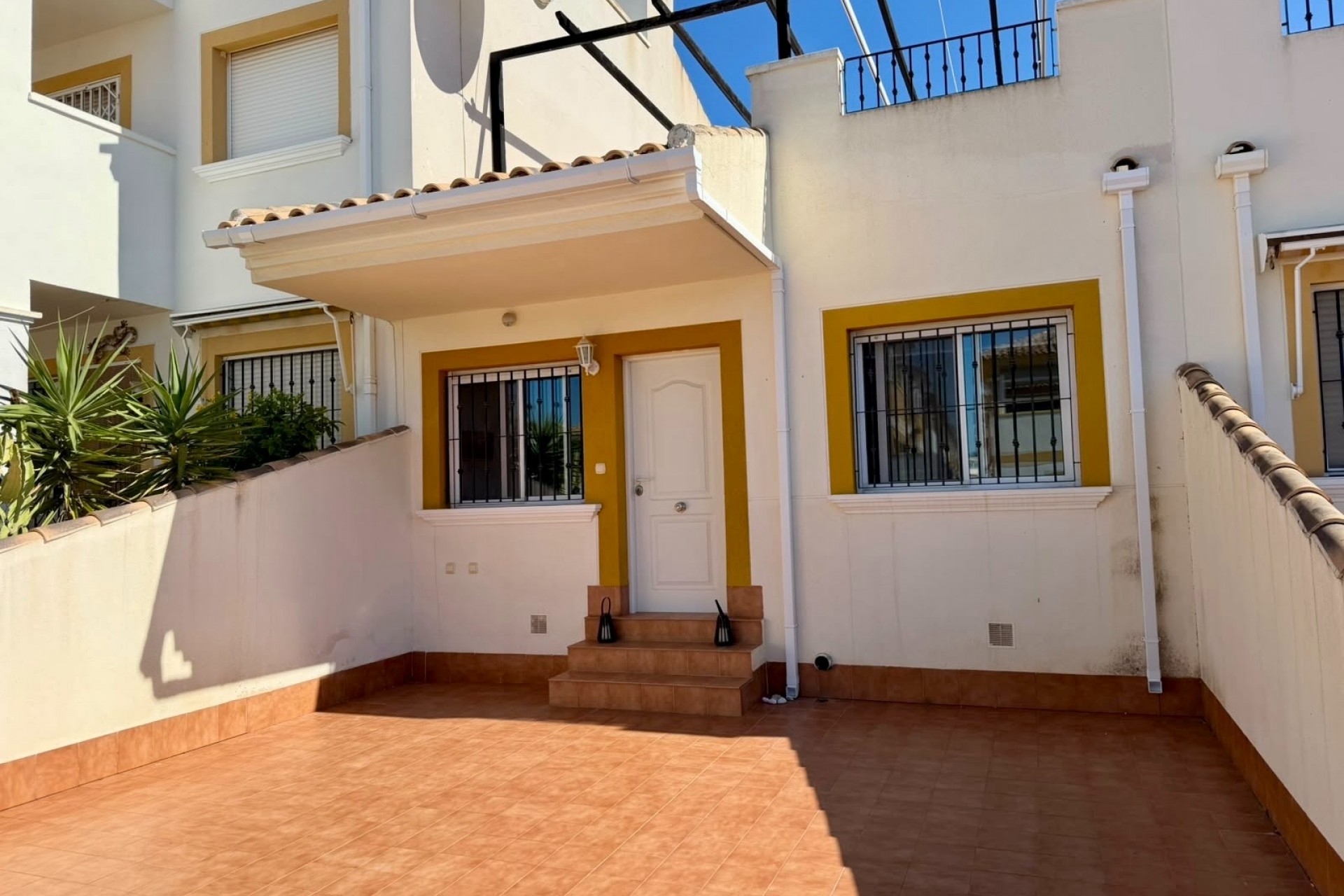 Herverkoop - Stadshuis - Orihuela - Entre Naranjos