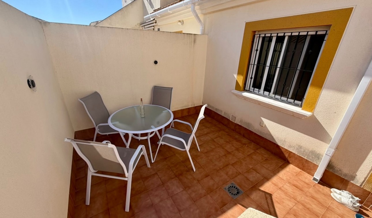 Herverkoop - Stadshuis - Orihuela - Entre Naranjos