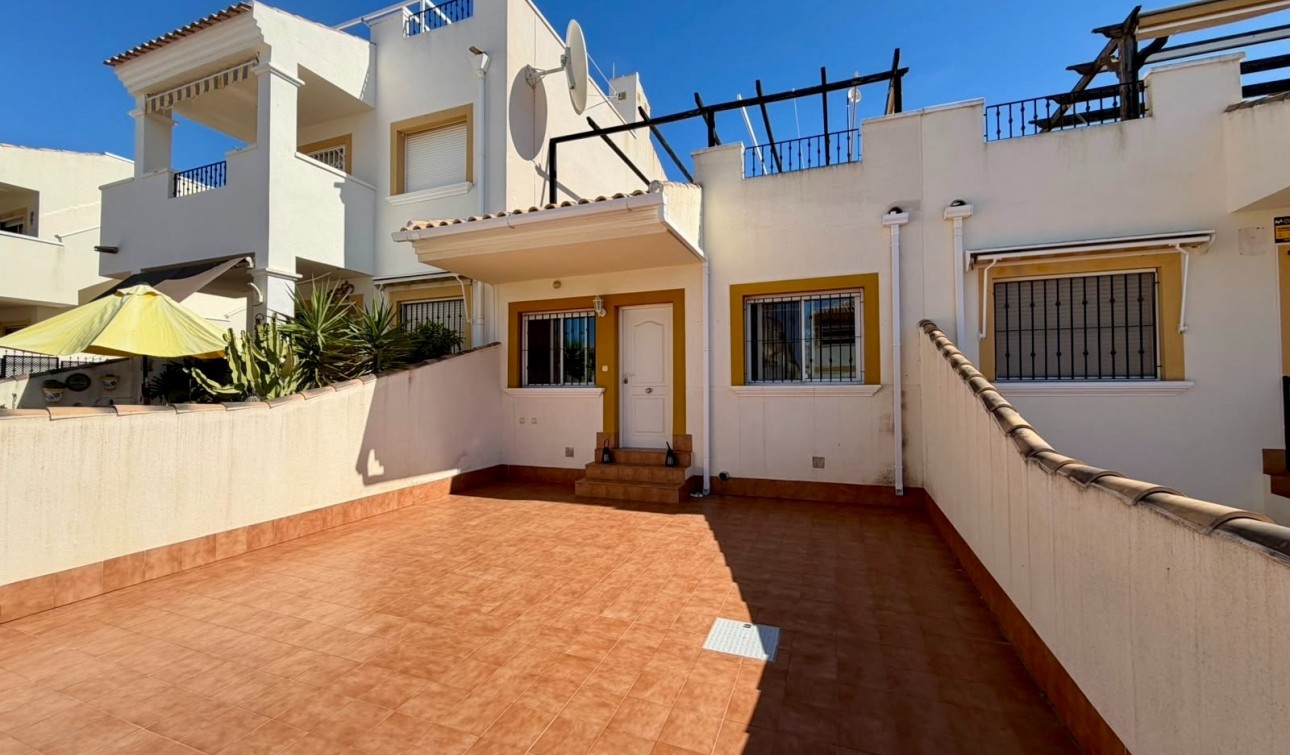 Herverkoop - Stadshuis - Orihuela - Entre Naranjos