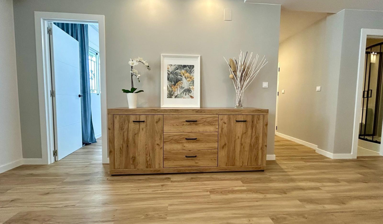 Herverkoop - Stadshuis - Orihuela - Urbanización Perla del Mar