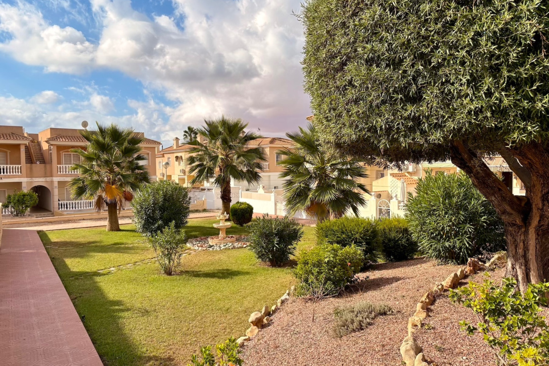 Herverkoop - Stadshuis - Rojales - Ciudad Quesada