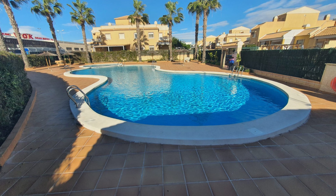 Herverkoop - Stadshuis - Rojales - Lo Marabú