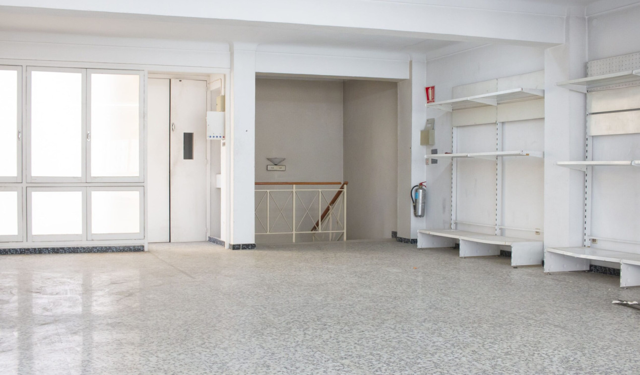 Herverkoop - Stadshuis - Torrevieja - Centro