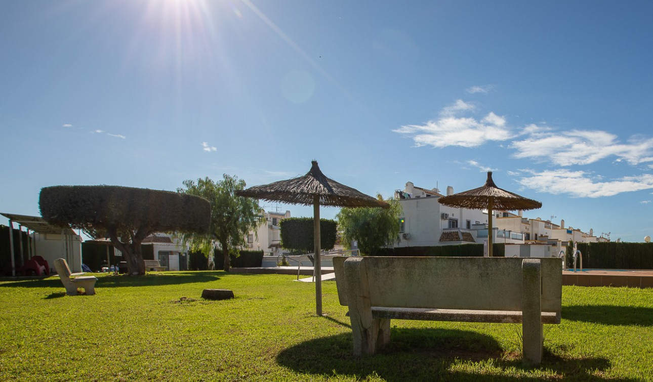 Herverkoop - Stadshuis - Torrevieja - Jardin Del Mar