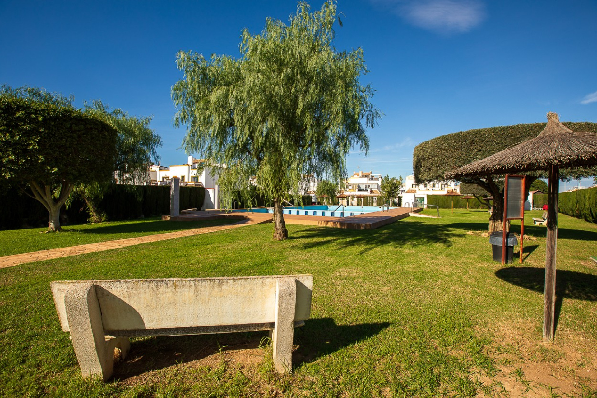 Herverkoop - Stadshuis - Torrevieja - Jardin Del Mar