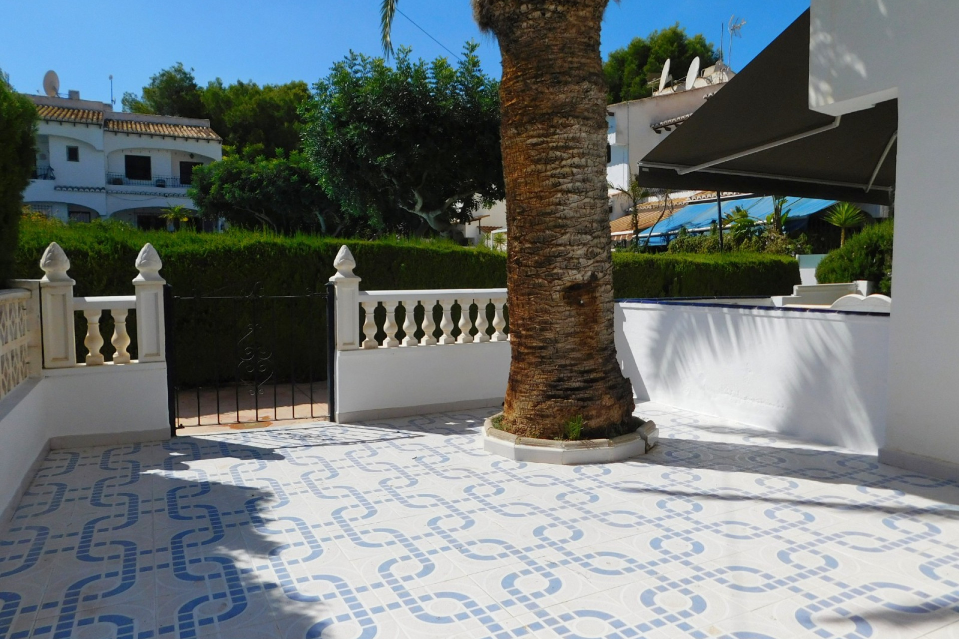 Herverkoop - Stadshuis - Torrevieja - Lago Jardin