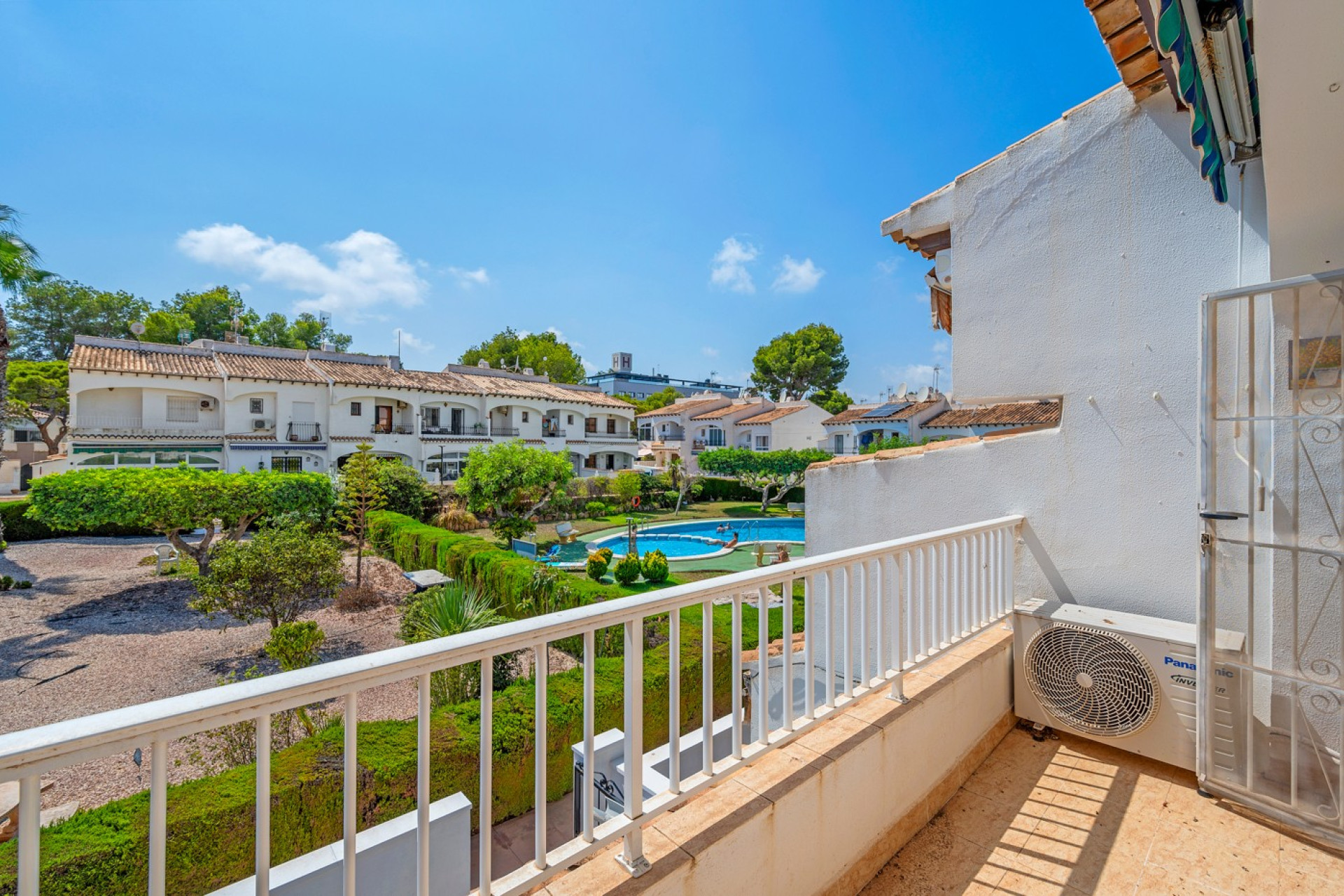 Herverkoop - Stadshuis - Torrevieja - Lago Jardin