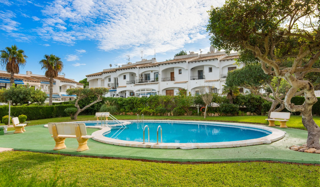 Herverkoop - Stadshuis - Torrevieja - Lago Jardin