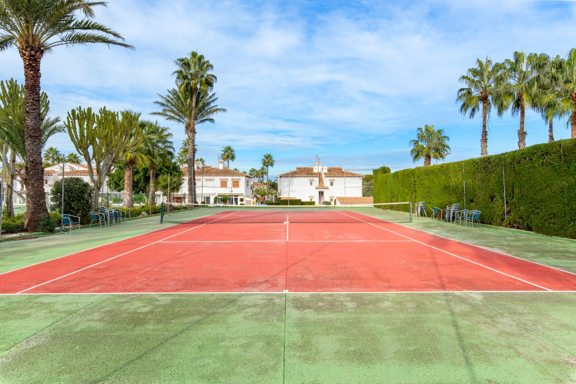 Herverkoop - Stadshuis - Torrevieja - Lago Jardin