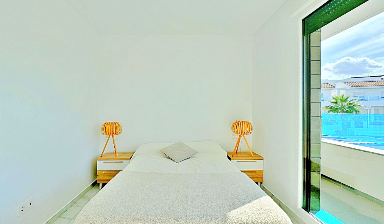 Herverkoop - Stadshuis - Torrevieja - Los Balcones