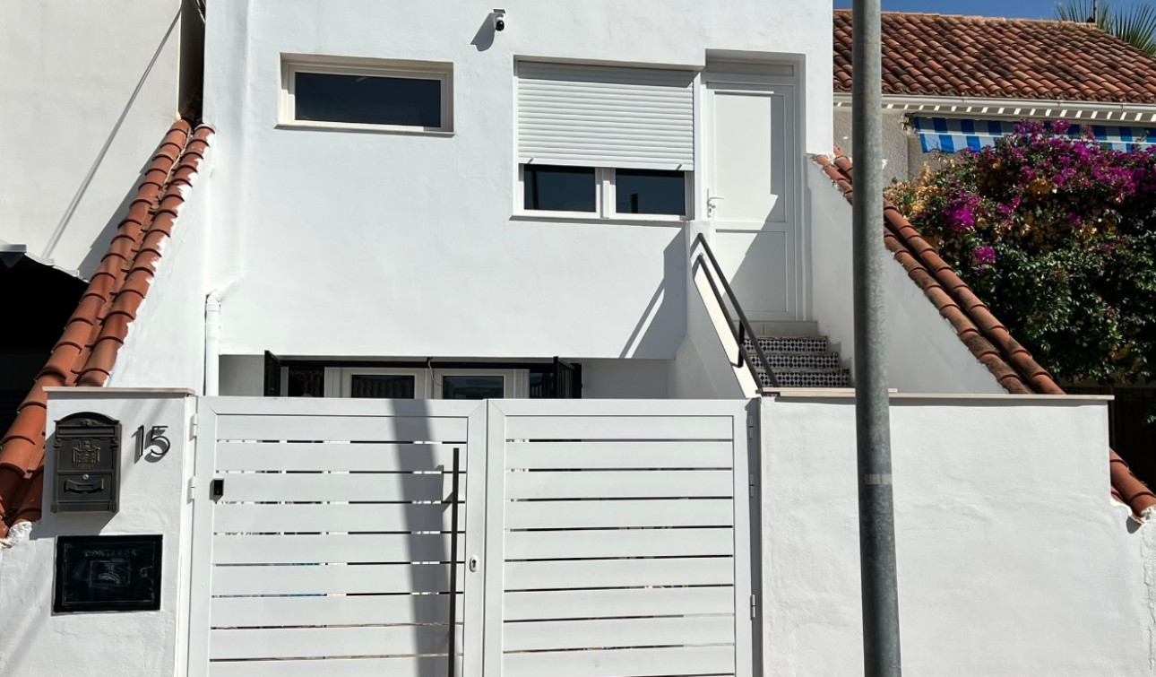 Herverkoop - Stadshuis - Torrevieja - Los Balcones
