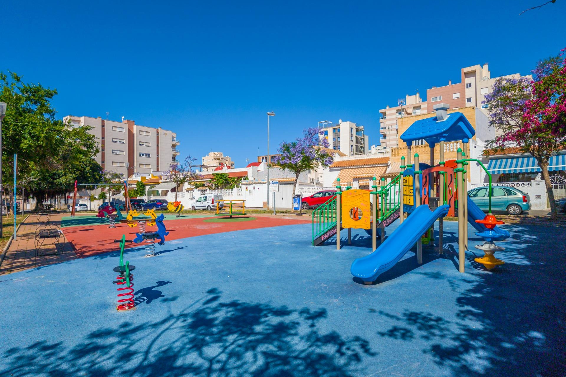Herverkoop - Stadshuis - Torrevieja - Nueva Torrevieja