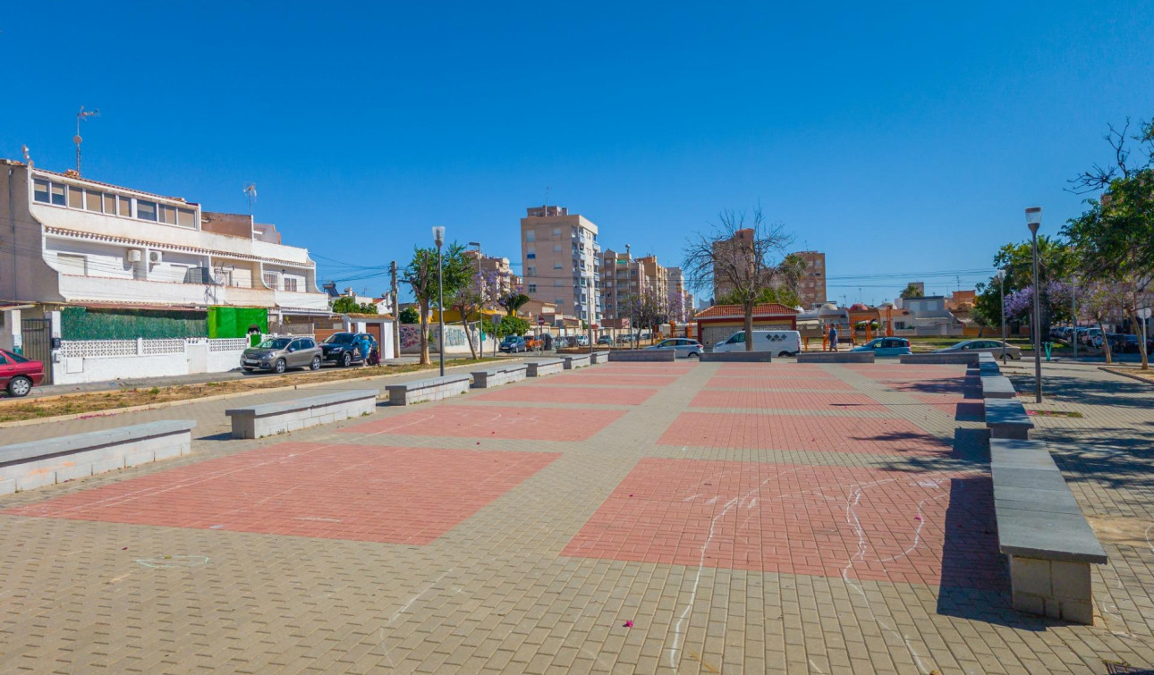 Herverkoop - Stadshuis - Torrevieja - Nueva Torrevieja