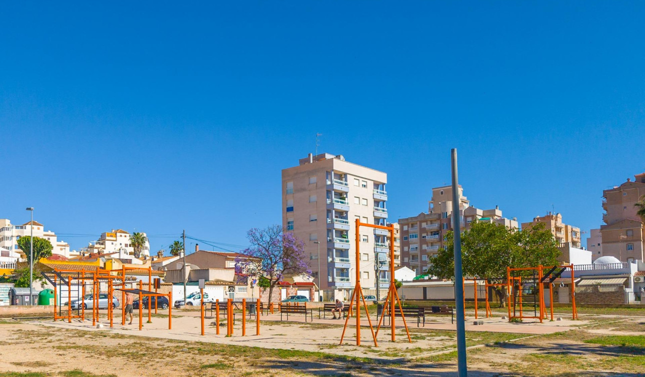 Herverkoop - Stadshuis - Torrevieja - Nueva Torrevieja