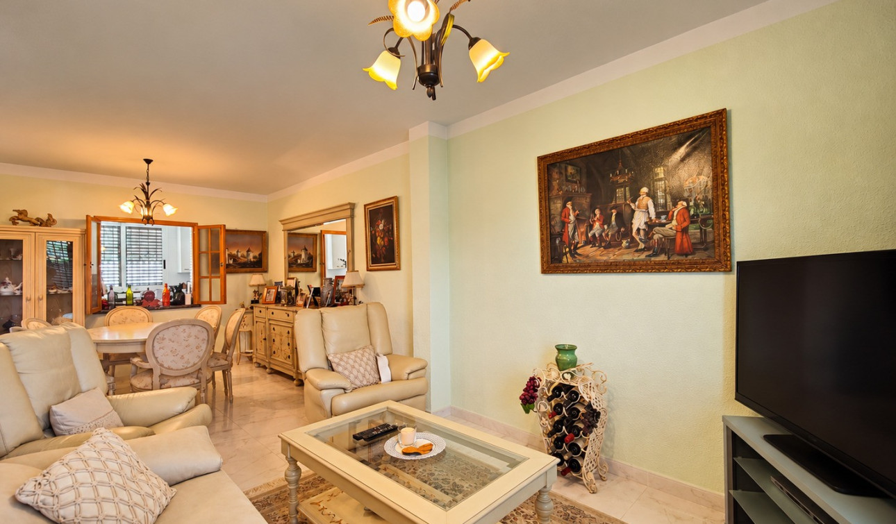 Herverkoop - Stadshuis - Torrevieja - Nueva Torrevieja