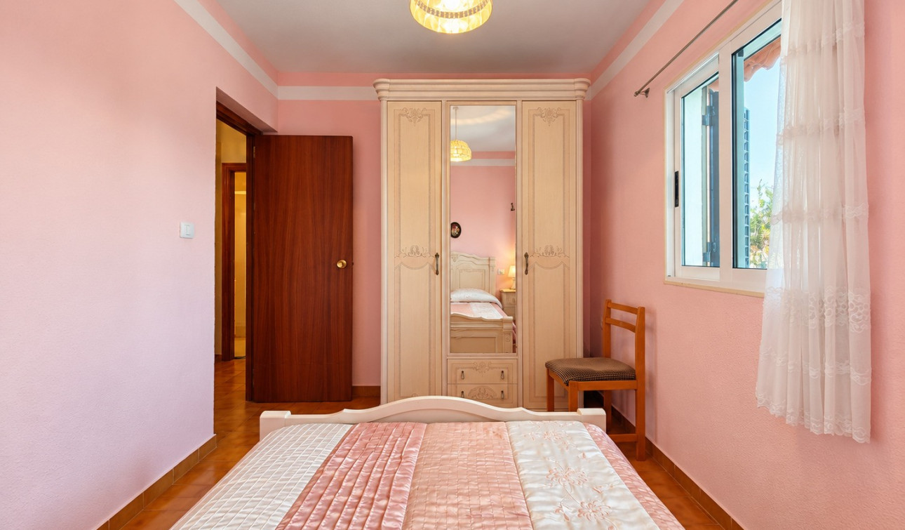 Herverkoop - Stadshuis - Torrevieja - Nueva Torrevieja