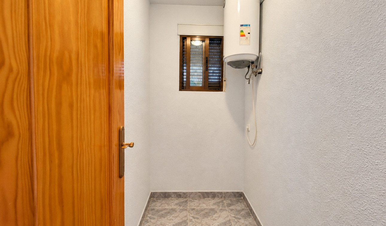 Herverkoop - Stadshuis - Torrevieja - Nueva Torrevieja