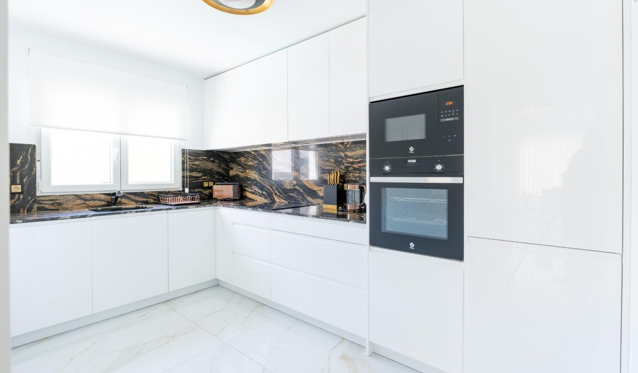 Herverkoop - Stadshuis - Torrevieja - Punta prima