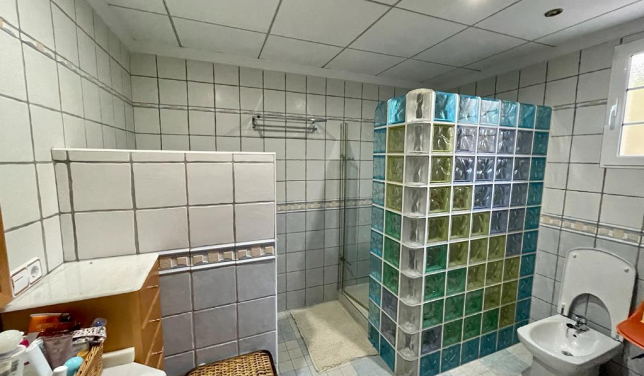 Herverkoop - Vrijstaande villa - Albatera