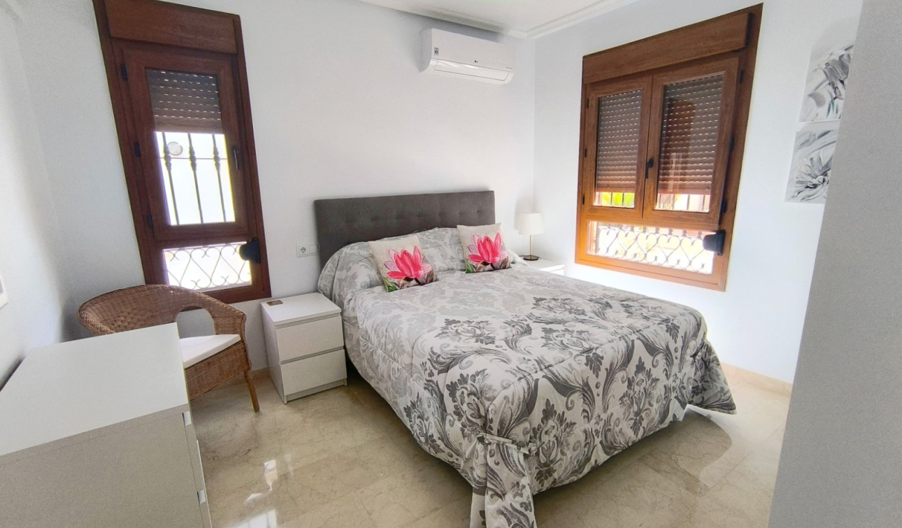 Herverkoop - Vrijstaande villa - Algorfa