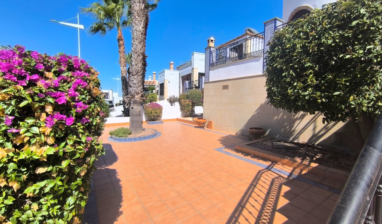 Herverkoop - Vrijstaande villa - Algorfa