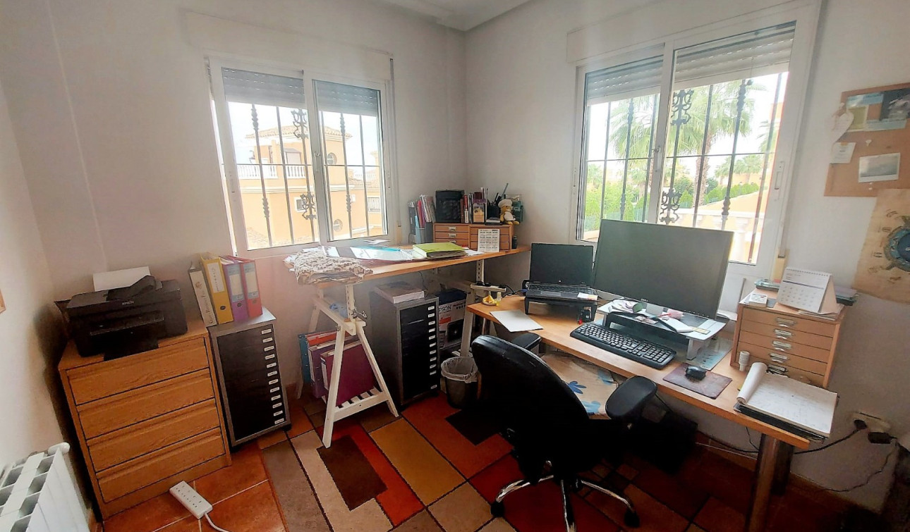 Herverkoop - Vrijstaande villa - Algorfa