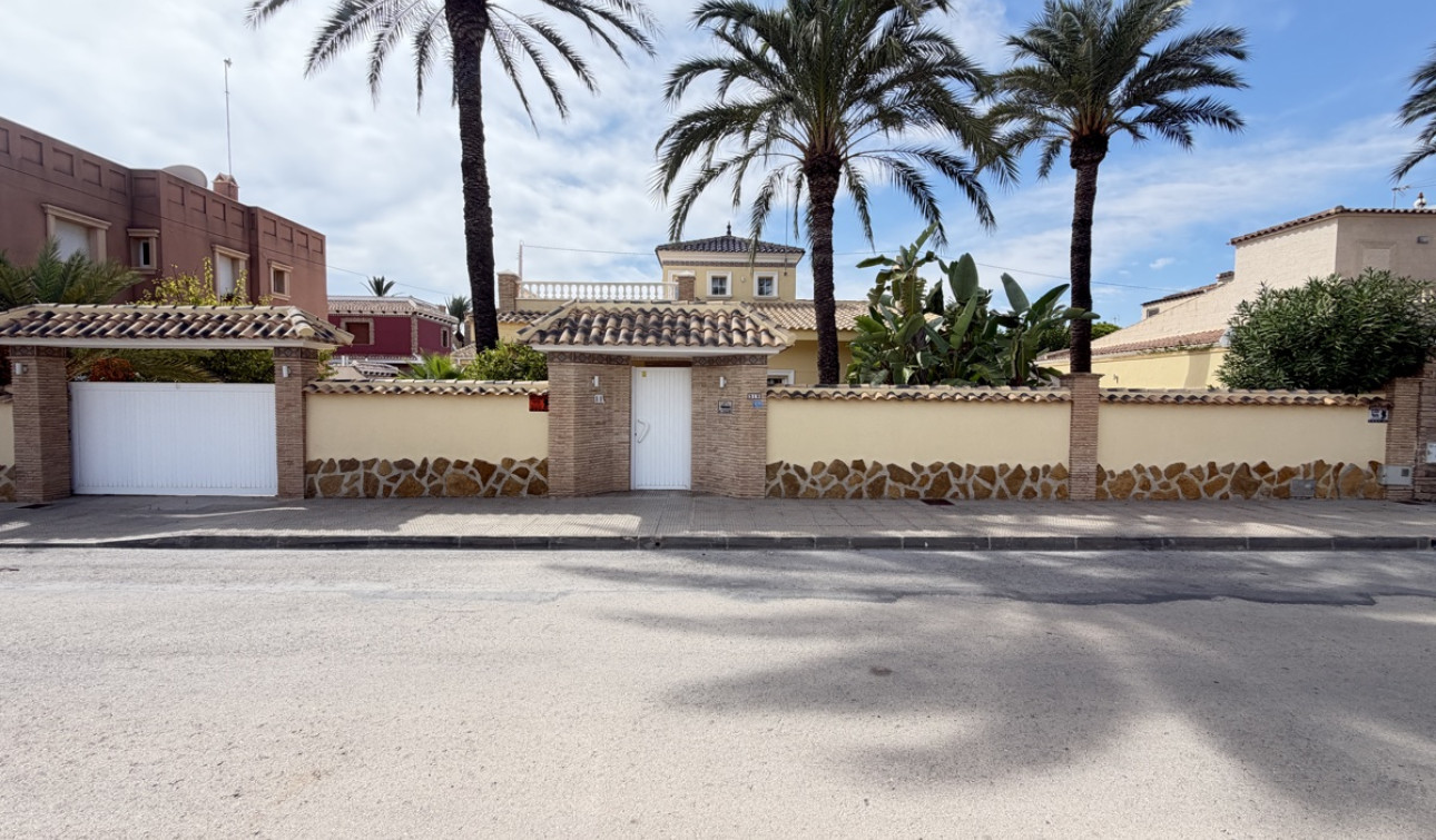 Herverkoop - Vrijstaande villa - Cabo Roig
