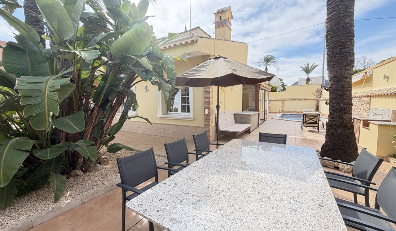 Herverkoop - Vrijstaande villa - Cabo Roig