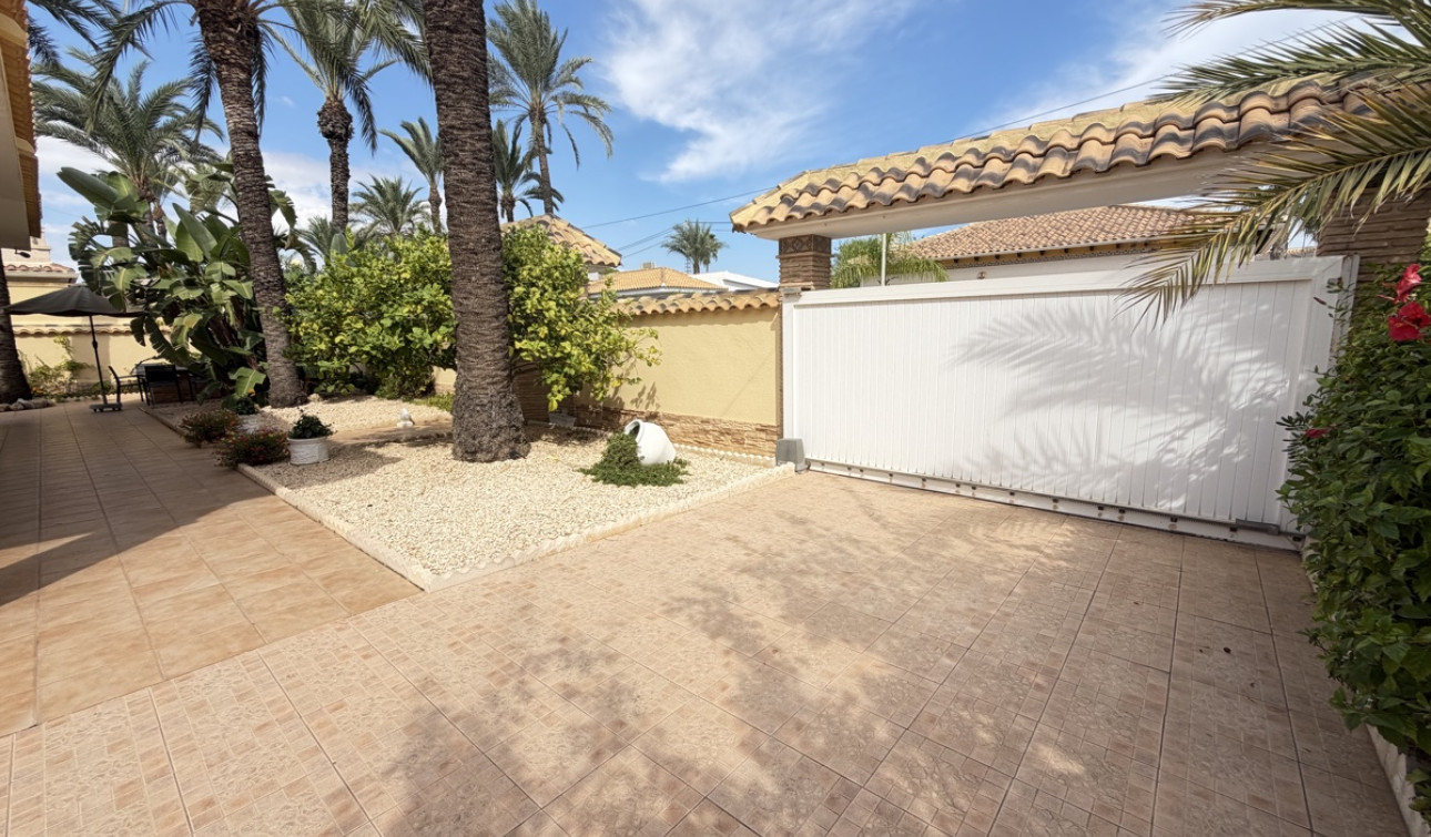 Herverkoop - Vrijstaande villa - Cabo Roig