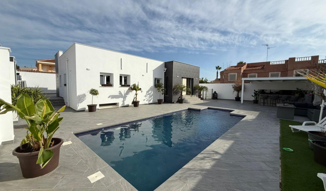 Herverkoop - Vrijstaande villa - Ciudad Quesada