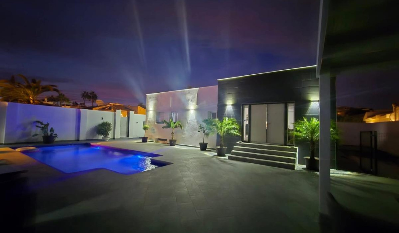 Herverkoop - Vrijstaande villa - Ciudad Quesada