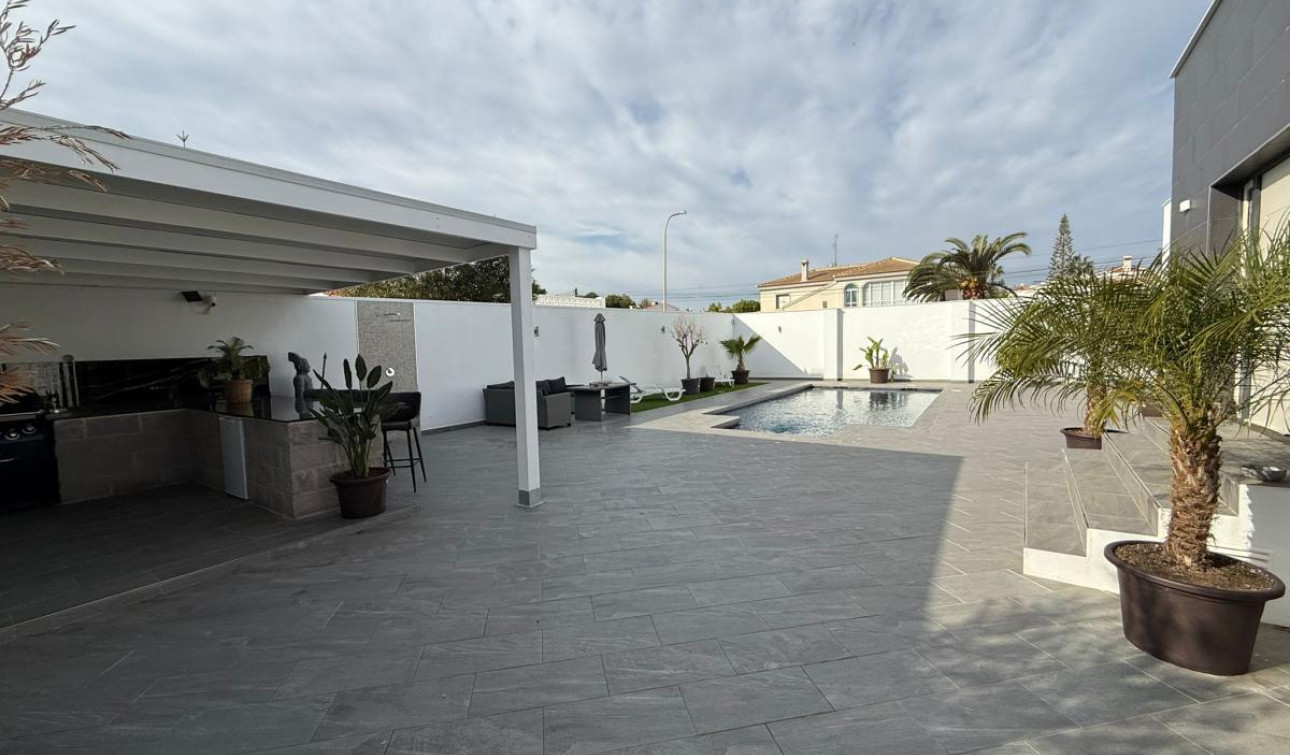 Herverkoop - Vrijstaande villa - Ciudad Quesada