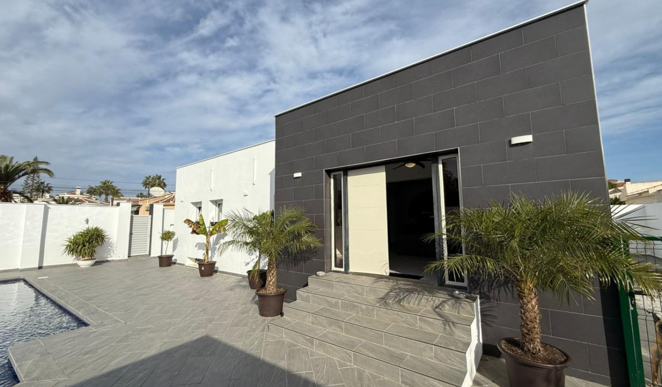 Herverkoop - Vrijstaande villa - Ciudad Quesada