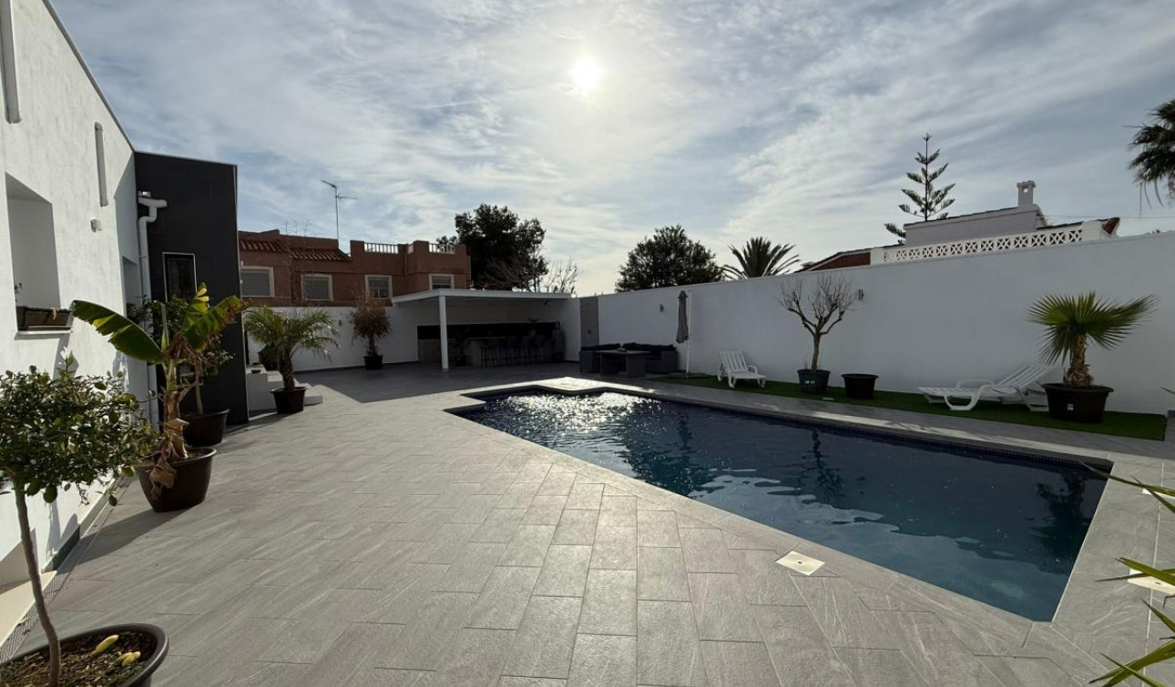 Herverkoop - Vrijstaande villa - Ciudad Quesada