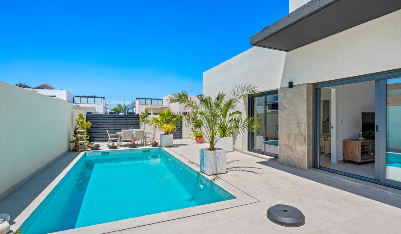 Herverkoop - Vrijstaande villa - Daya Nueva - Costa Blanca South