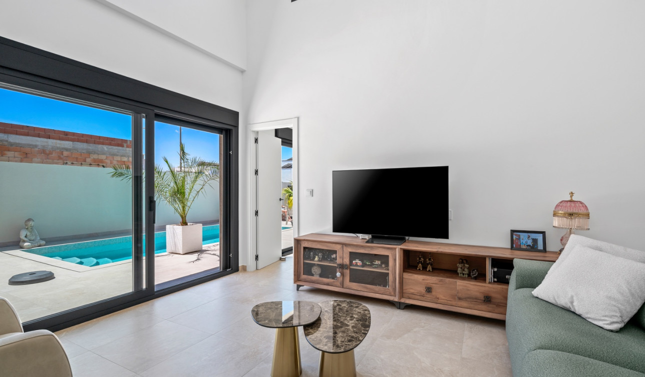 Herverkoop - Vrijstaande villa - Daya Nueva - Costa Blanca South