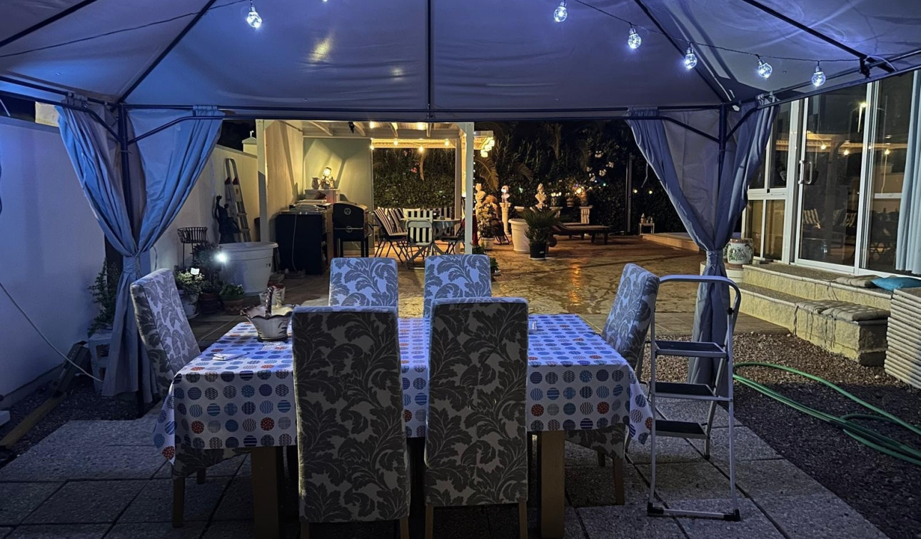 Herverkoop - Vrijstaande villa - Hondón de las Nieves - Urbaniz La Montañosa