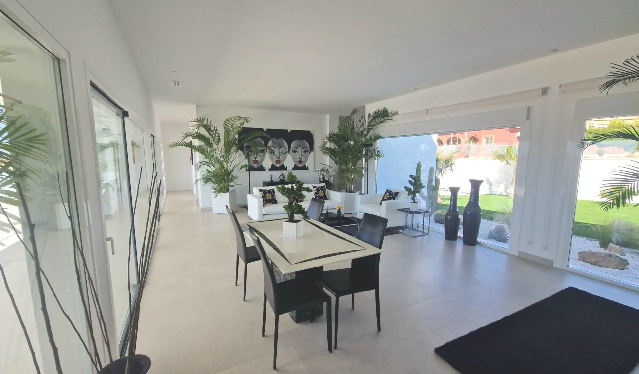 Herverkoop - Vrijstaande villa - La Marina
