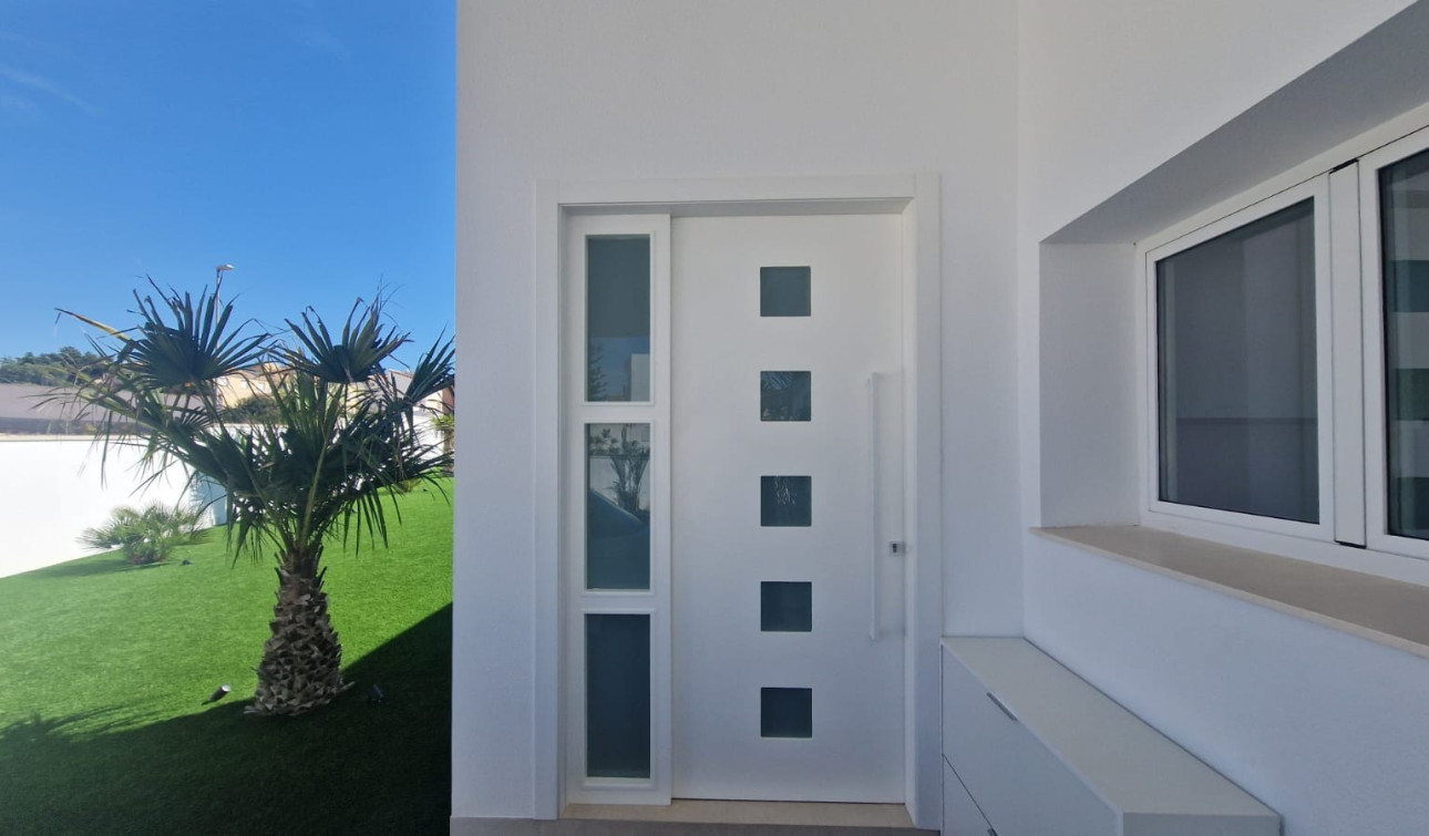 Herverkoop - Vrijstaande villa - La Marina