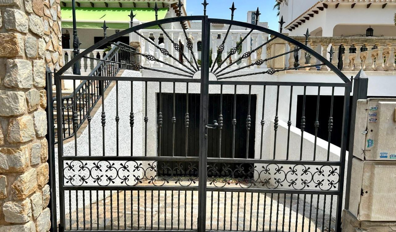 Herverkoop - Vrijstaande villa - Orihuela Costa - La Zenia