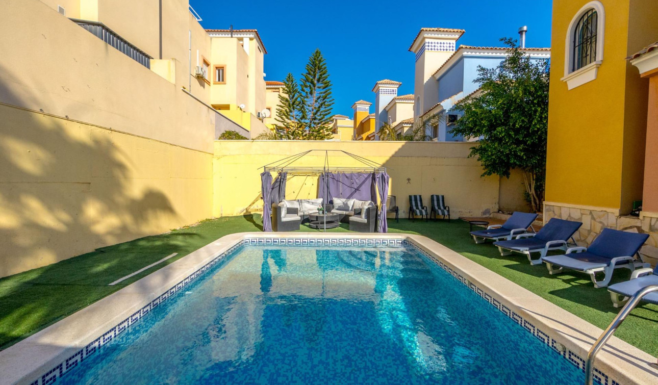 Herverkoop - Vrijstaande villa - Orihuela Costa - Las Filipinas