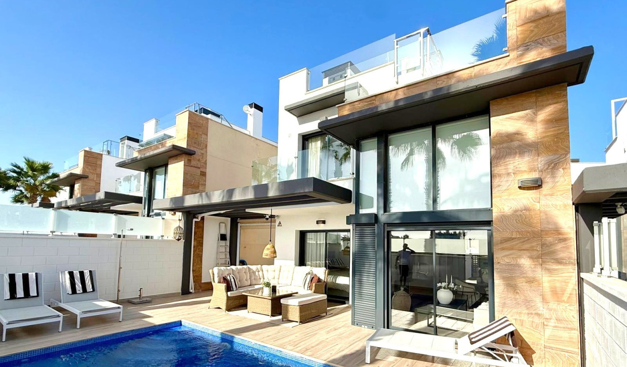 Herverkoop - Vrijstaande villa - Orihuela Costa - Lomas de Cabo Roig