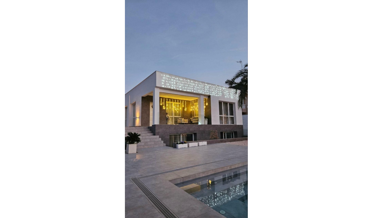 Herverkoop - Vrijstaande villa - Orihuela Costa - Orihuela