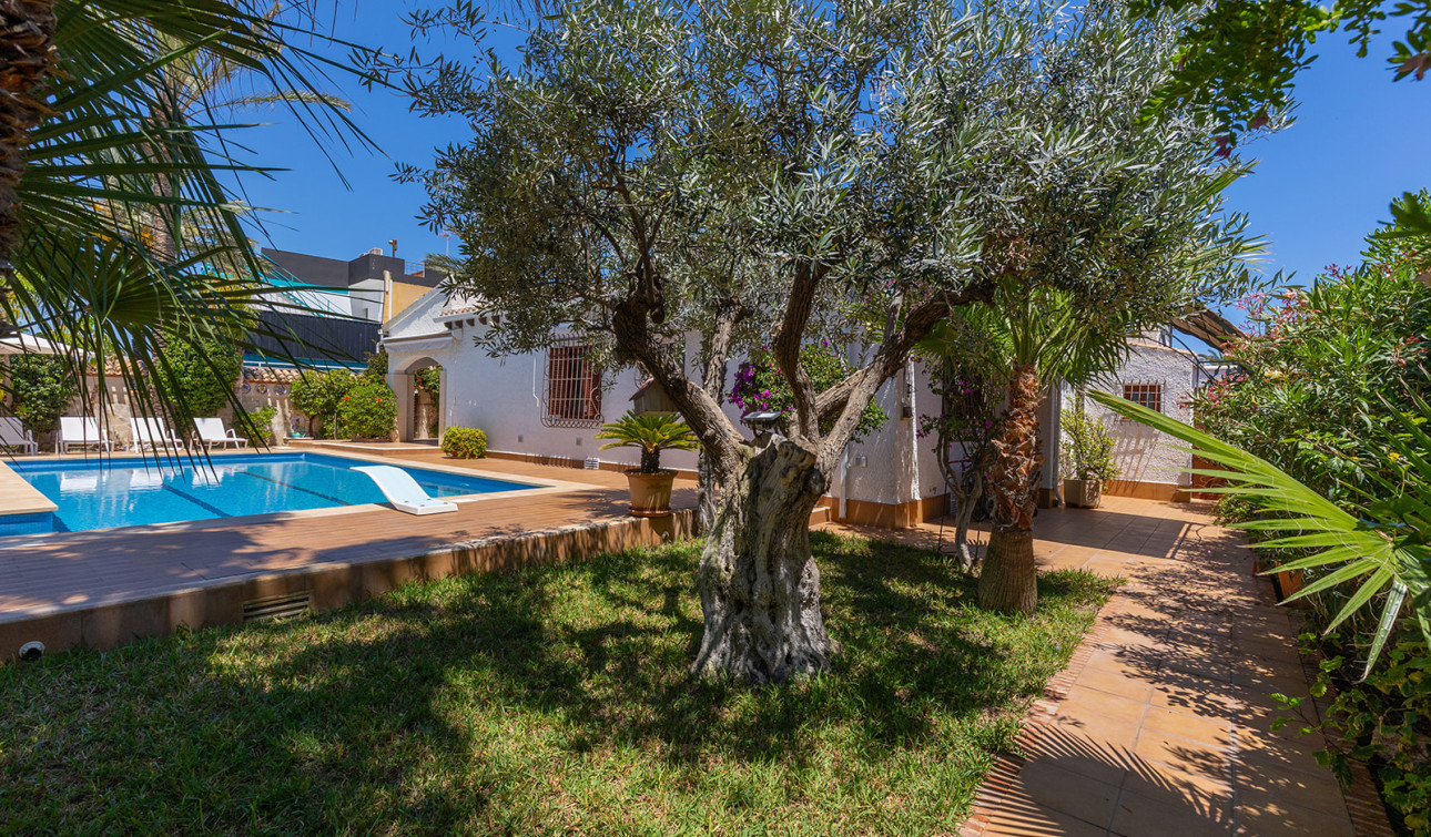 Herverkoop - Vrijstaande villa - Orihuela Costa - Punta Prima