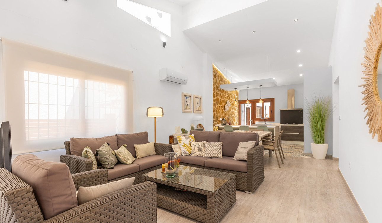 Herverkoop - Vrijstaande villa - Orihuela Costa - Punta Prima