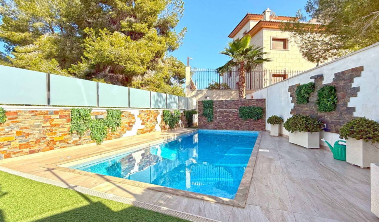 Herverkoop - Vrijstaande villa - Orihuela Costa - Villamartín