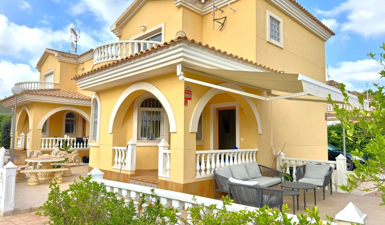 Herverkoop - Vrijstaande villa - Orihuela Costa - Villamartín