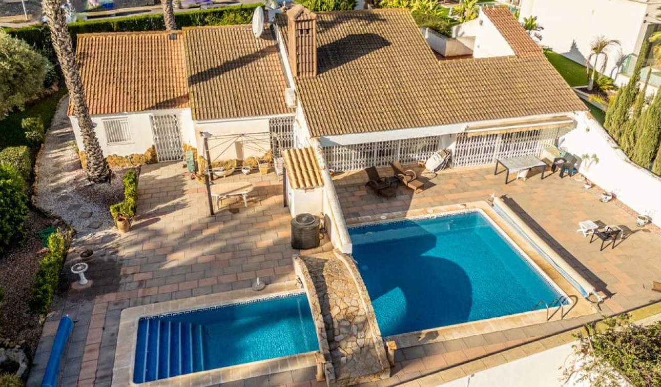 Herverkoop - Vrijstaande villa - Orihuela Costa - Villamartín